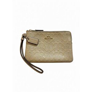 Coach Signature C Logo Beige‎ Nude Embossed Patent Leather Corner Zip Wristlet